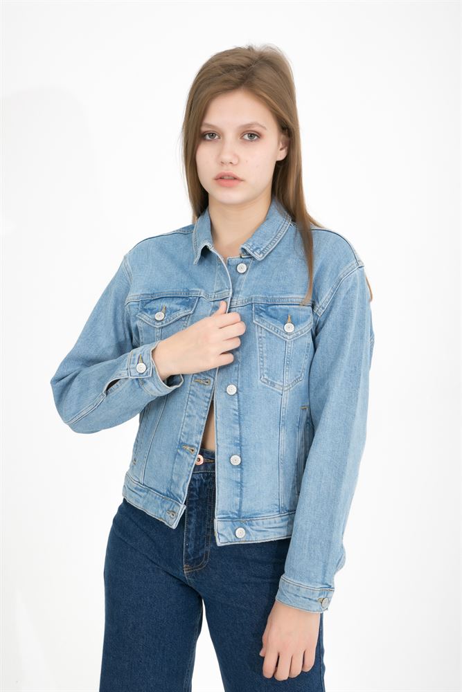 Kadın Kapak Cep Detaylı Denim Jean Ceket